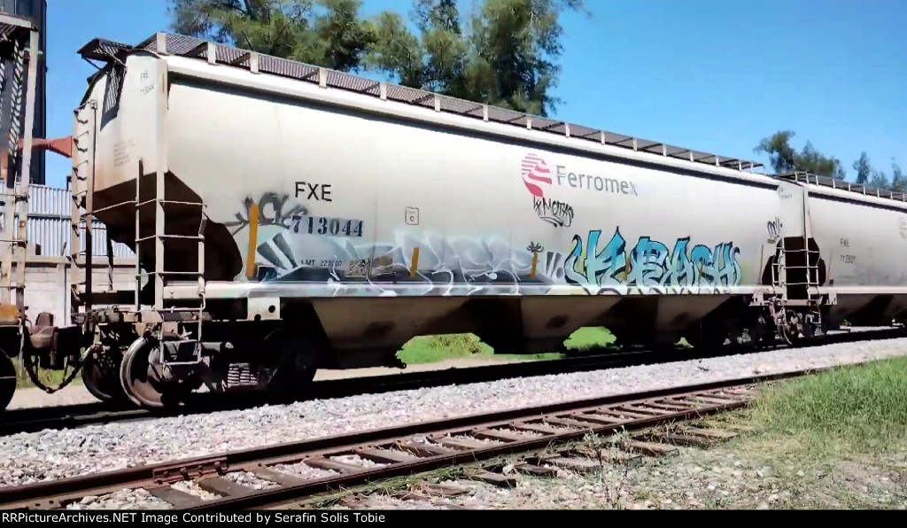 FXE 713044 Con Grafiti 